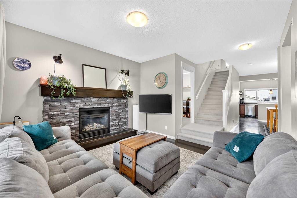 Picture for 47 Copperpond Heights SE