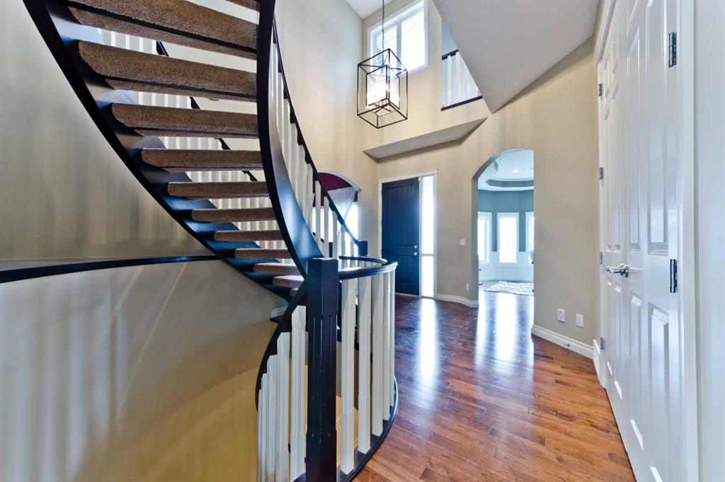 Picture for 60 ELMONT Rise SW