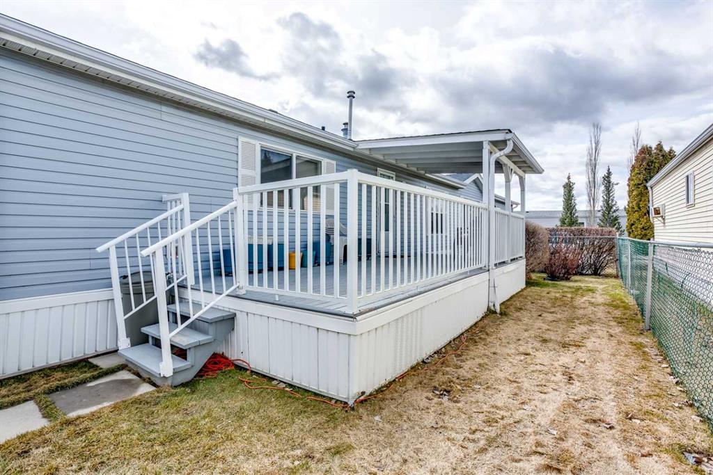 Picture for 251, 99 Arbour Lake Road NW