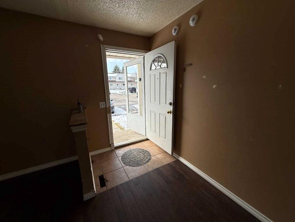 Picture for 93, 1555 Falconridge Drive 