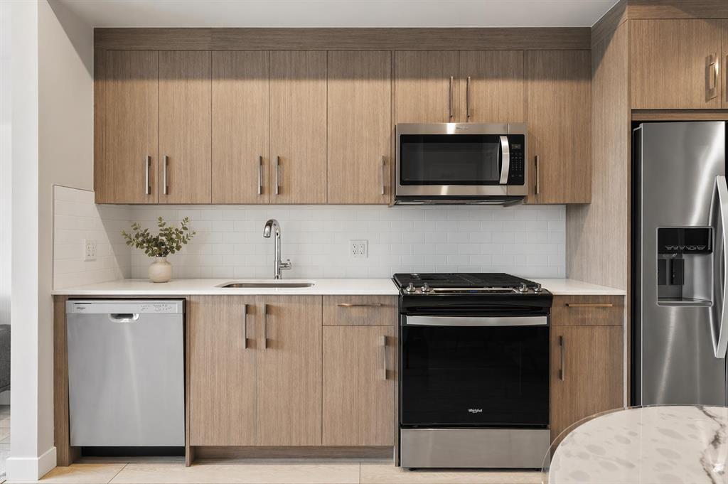 Picture for 819, 110 18A Street NW