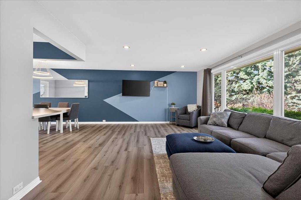 Picture for 611 Lake Linnet Crescent SE