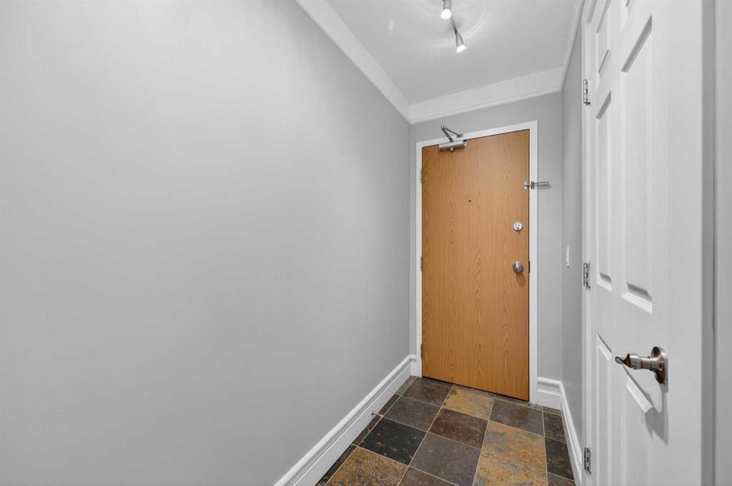 Picture for 203, 644 Meredith Road NE