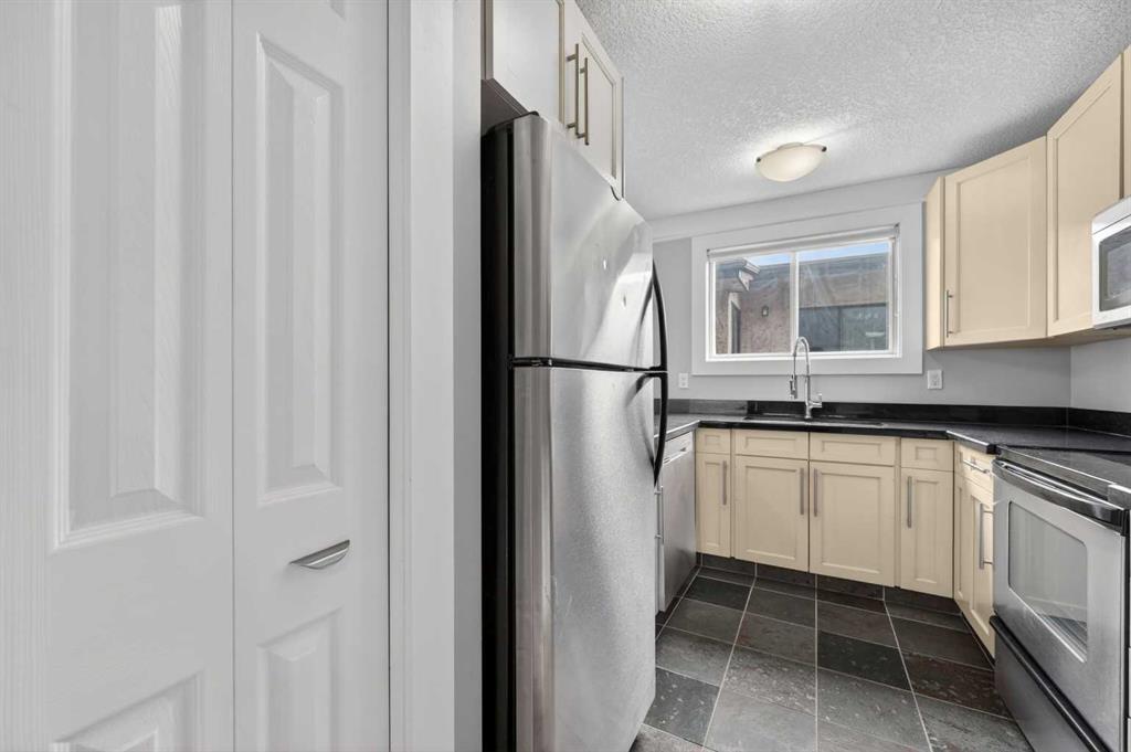 Picture for 203, 644 Meredith Road NE