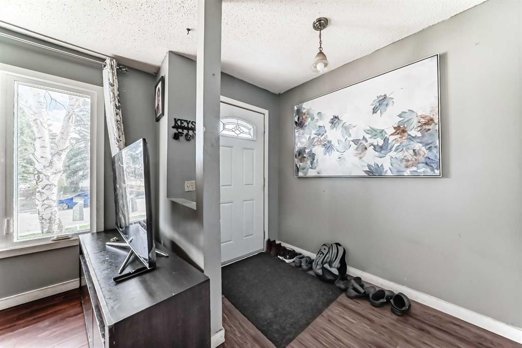 Picture for 4 Fonda Crescent SE