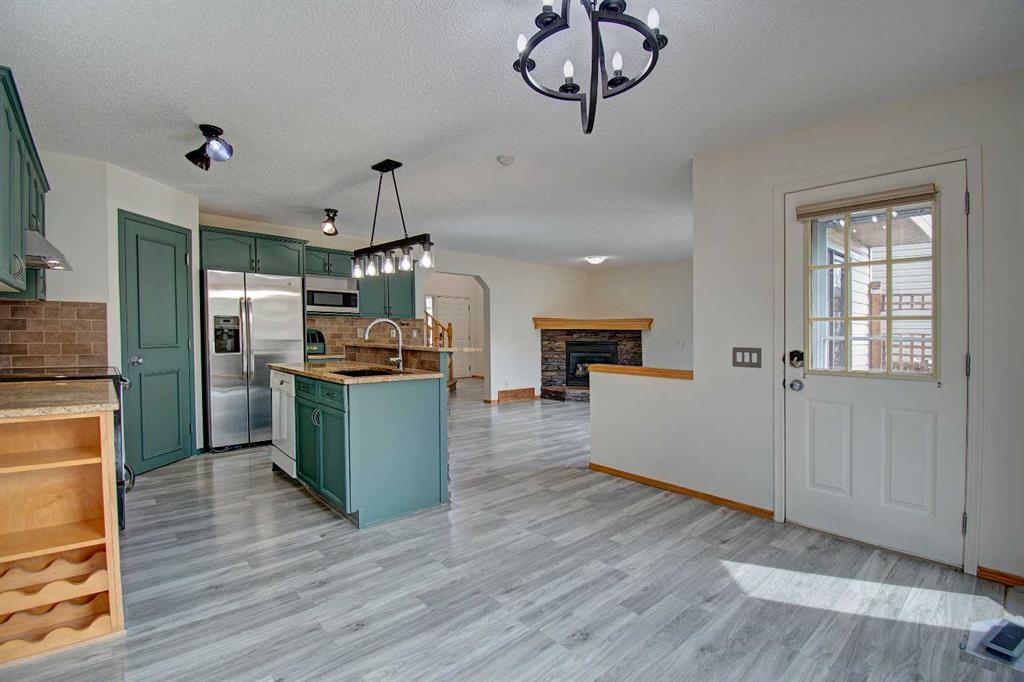 Picture for 96 Cranfield Park SE