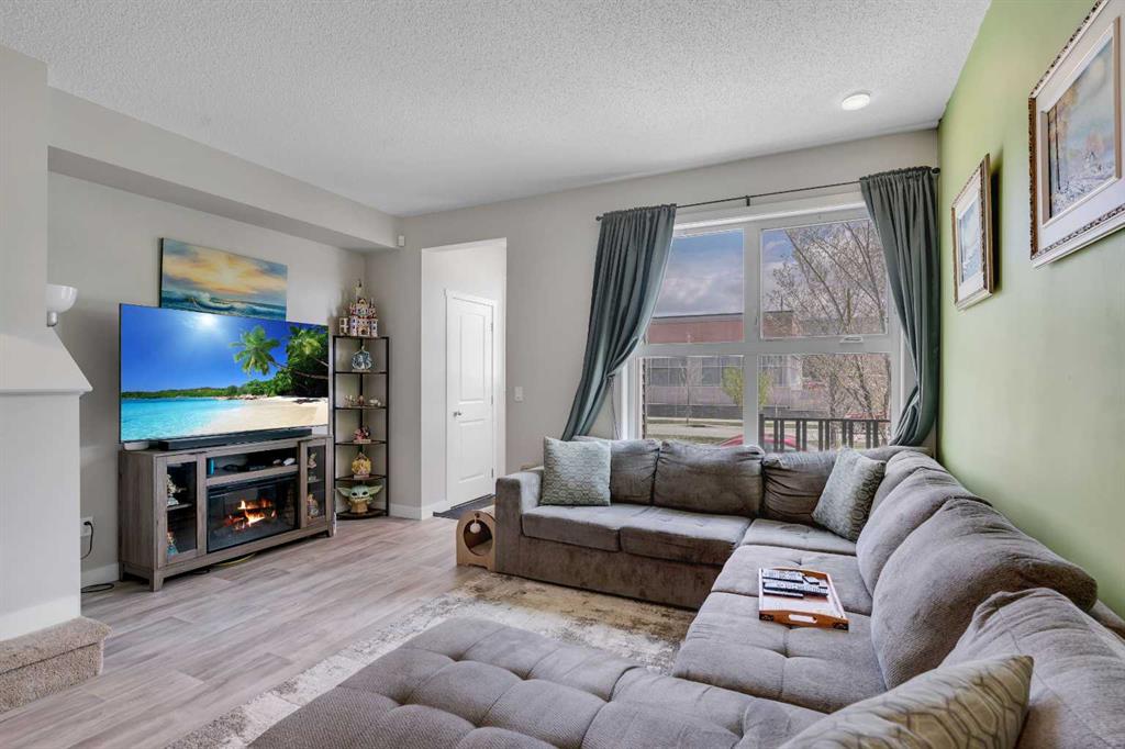 Picture for 76 Carrington Boulevard NW