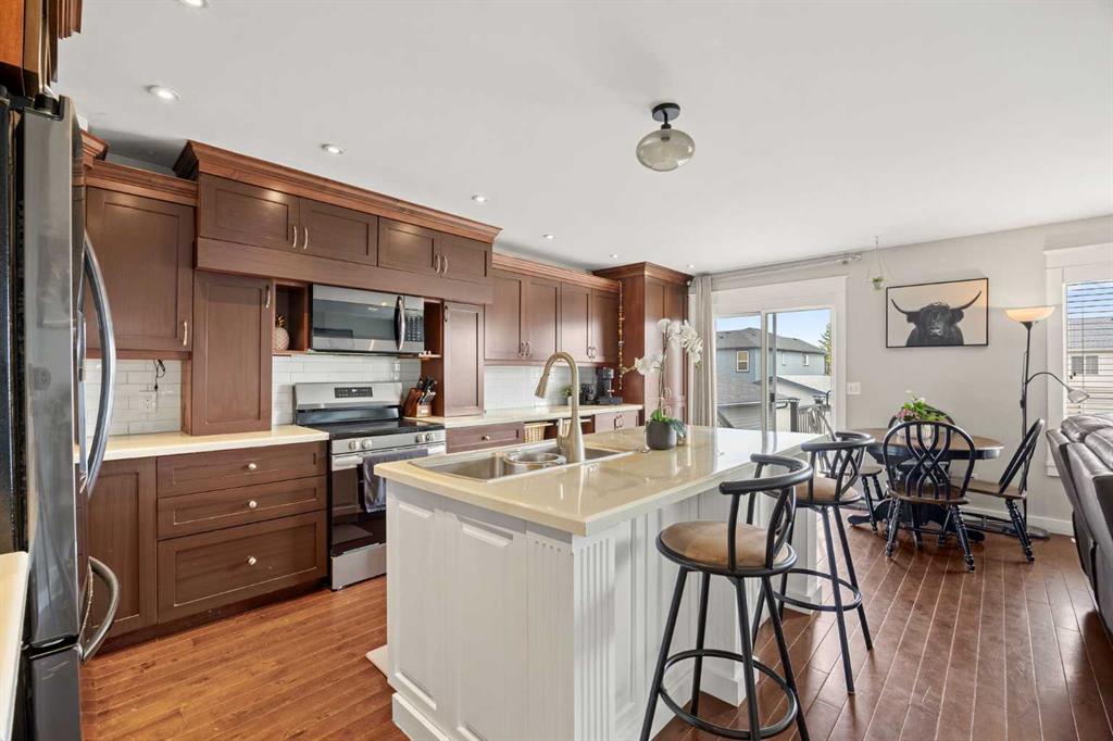 Picture for 19 Covemeadow Crescent NE