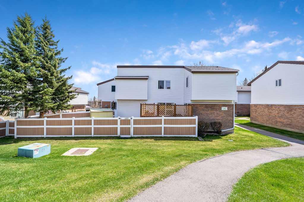 Picture for 107, 5103 35 Avenue SW