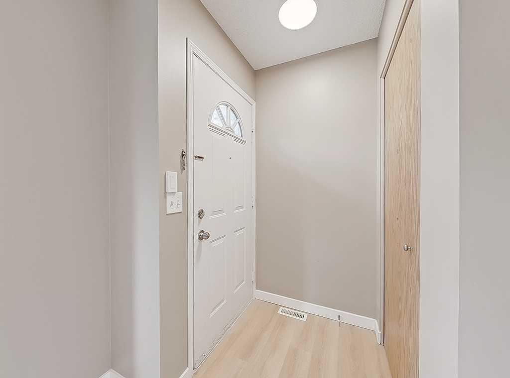 Picture for 292 Coventry Close NE