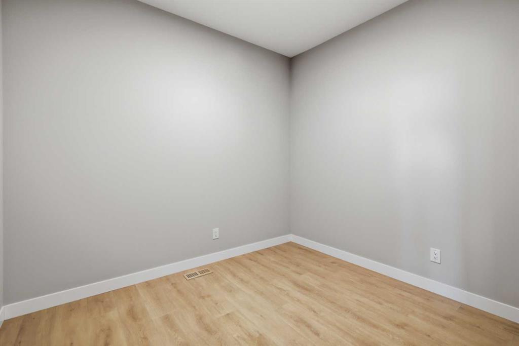 Picture for 139 Belvedere Crescent SE