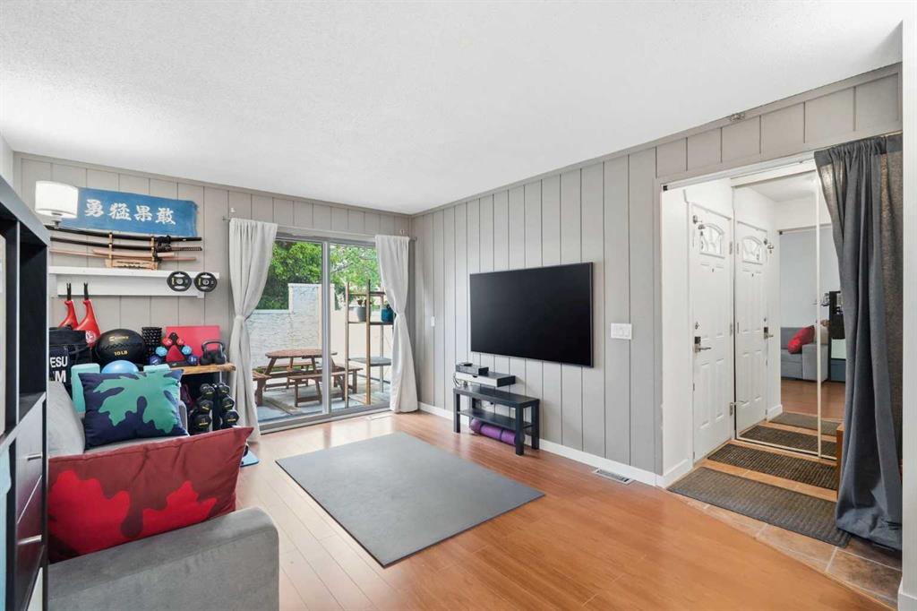 Picture for 411, 3500 Varsity Drive NW