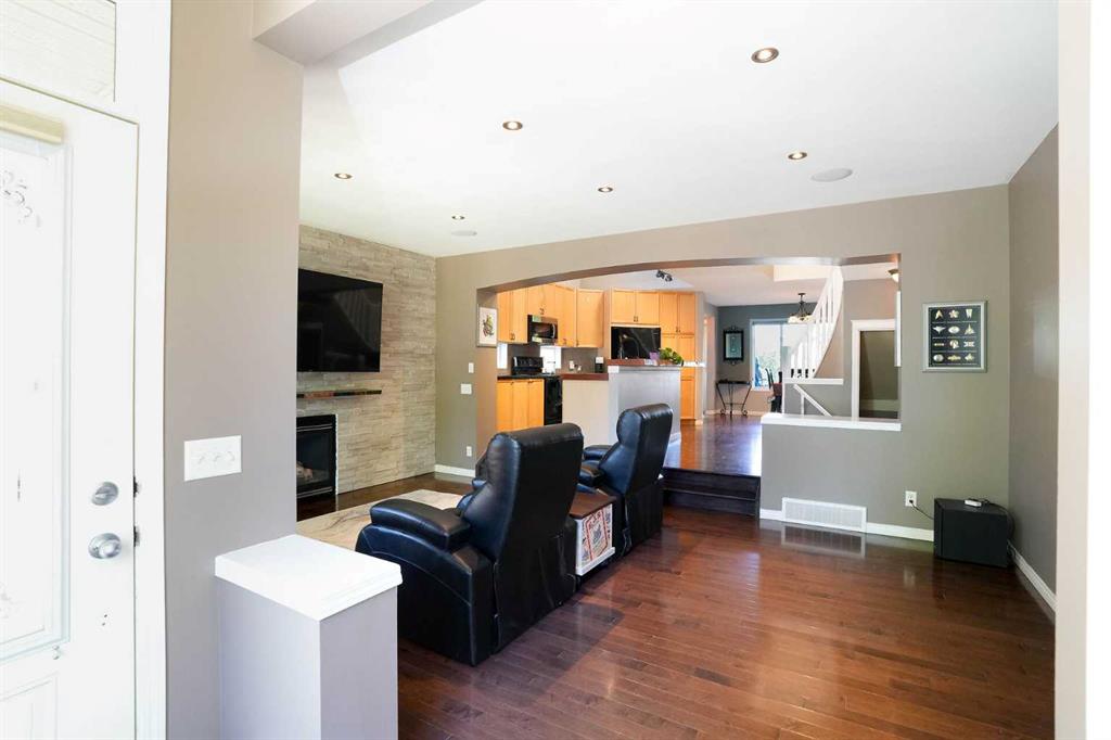 Picture for 213 Tuscany Valley Green NW