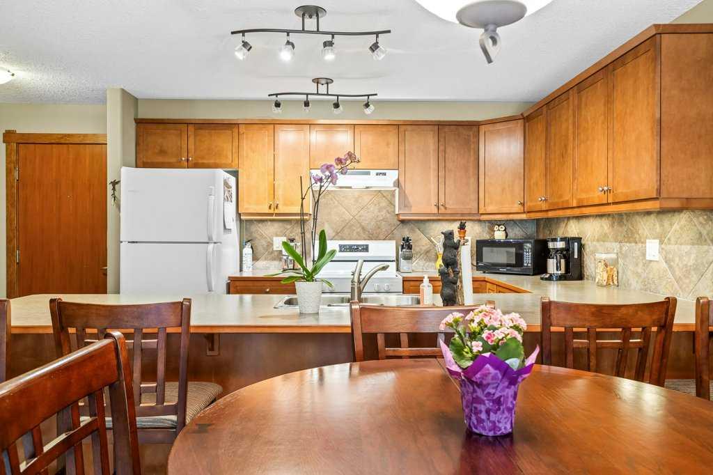 Picture for 215, 150 crossbow Place 