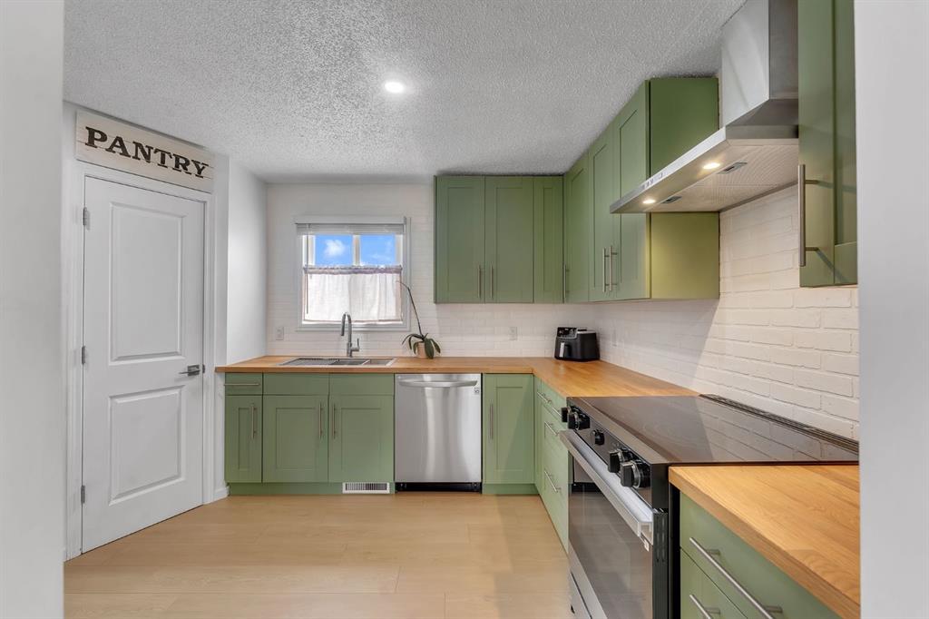 Picture for 74 Eldorado Road SE