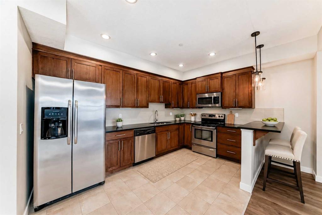 Picture for 110, 1005A Westmount Drive 