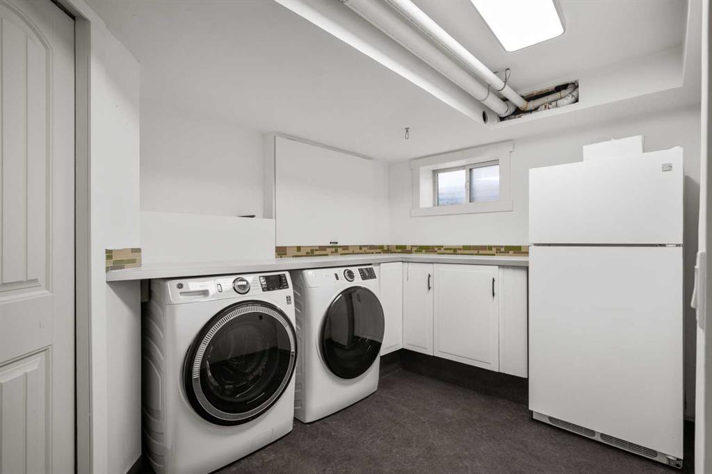 Picture for 327 Canyon Close  https://www.cirrealty.ca/reb/creb/03/A2264303_45.jpg