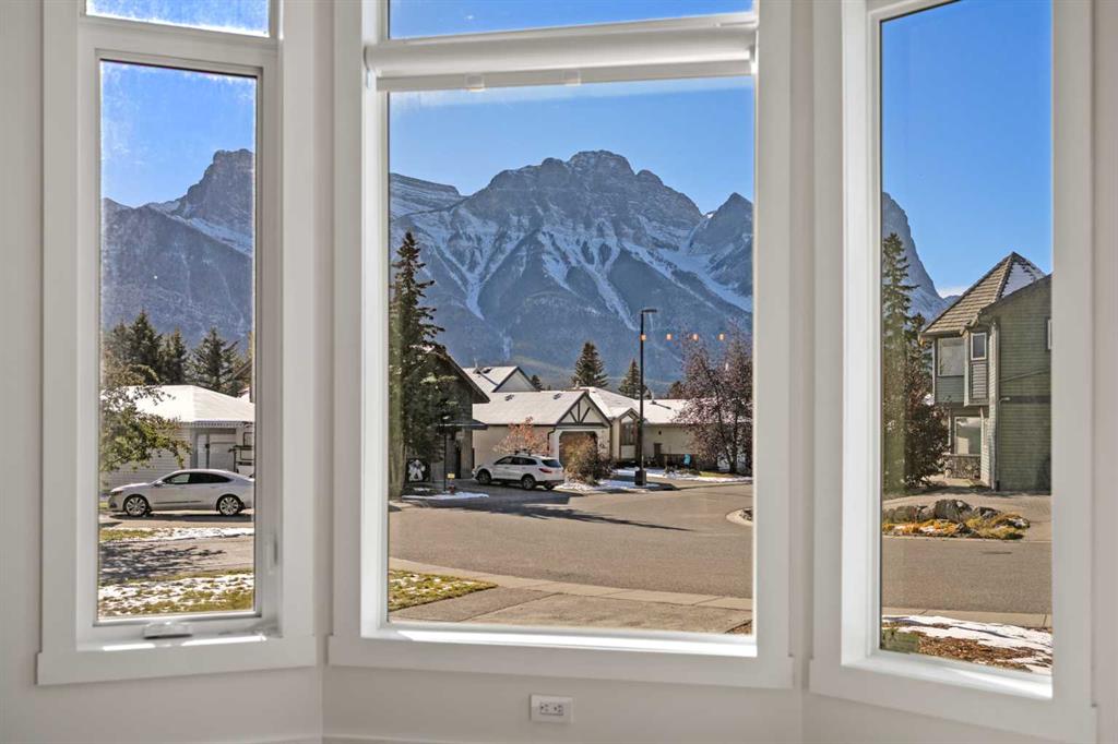 Picture for 327 Canyon Close  Picture for 327 Canyon Close