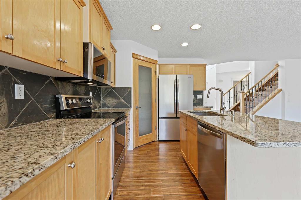 Picture for 7936 Springbank Boulevard SW https://www.cirrealty.ca/reb/creb/03/A2265903_13.jpg