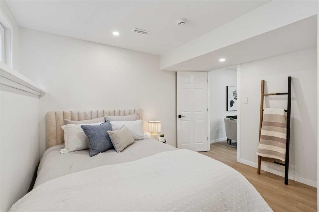 Picture for 9607 Oakhill Drive SW https://www.cirrealty.ca/reb/creb/03/A2266403_27.jpg