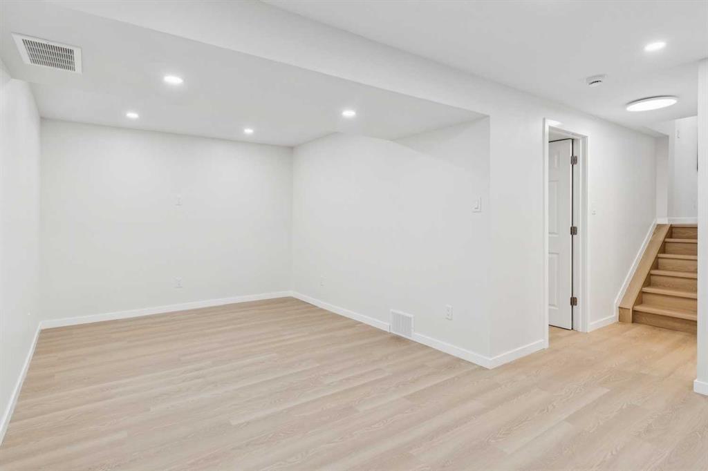 Picture for 9607 Oakhill Drive SW https://www.cirrealty.ca/reb/creb/03/A2266403_31.jpg