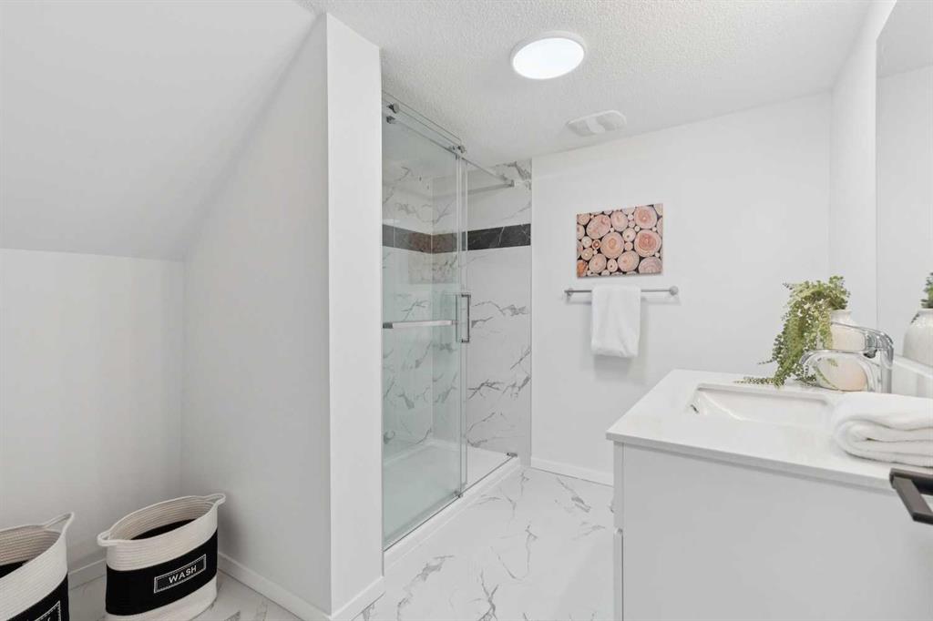 Picture for 9607 Oakhill Drive SW https://www.cirrealty.ca/reb/creb/03/A2266403_32.jpg