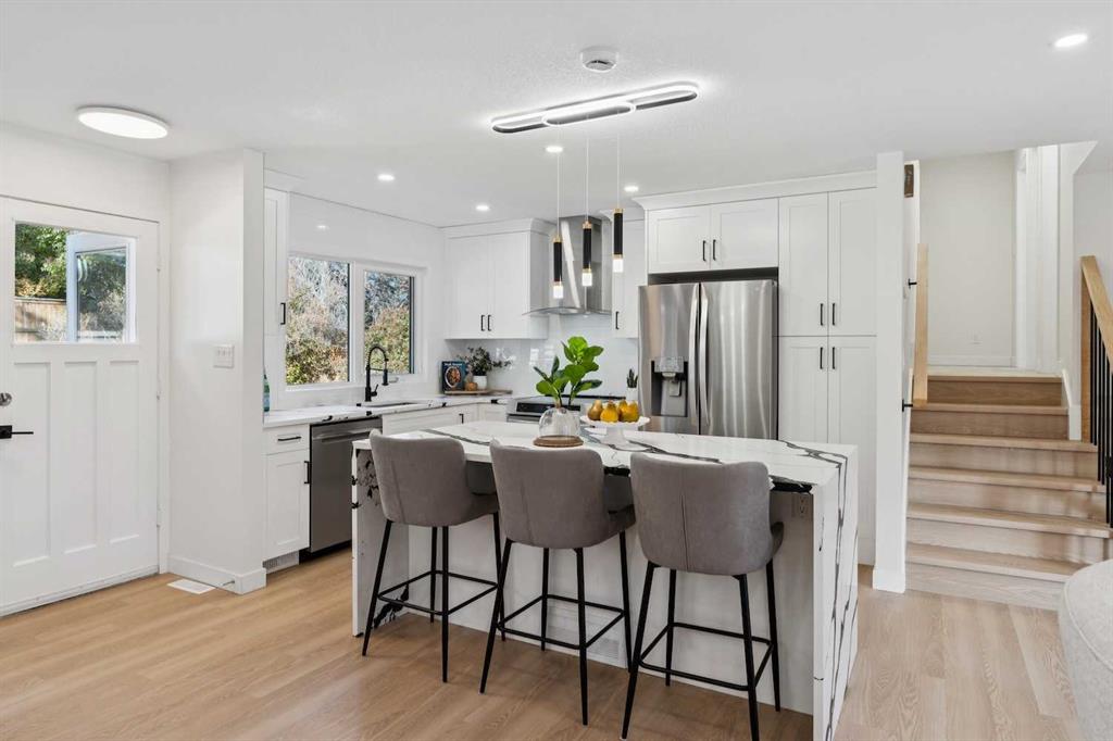 Picture for 9607 Oakhill Drive SW https://www.cirrealty.ca/reb/creb/03/A2266403_8.jpg