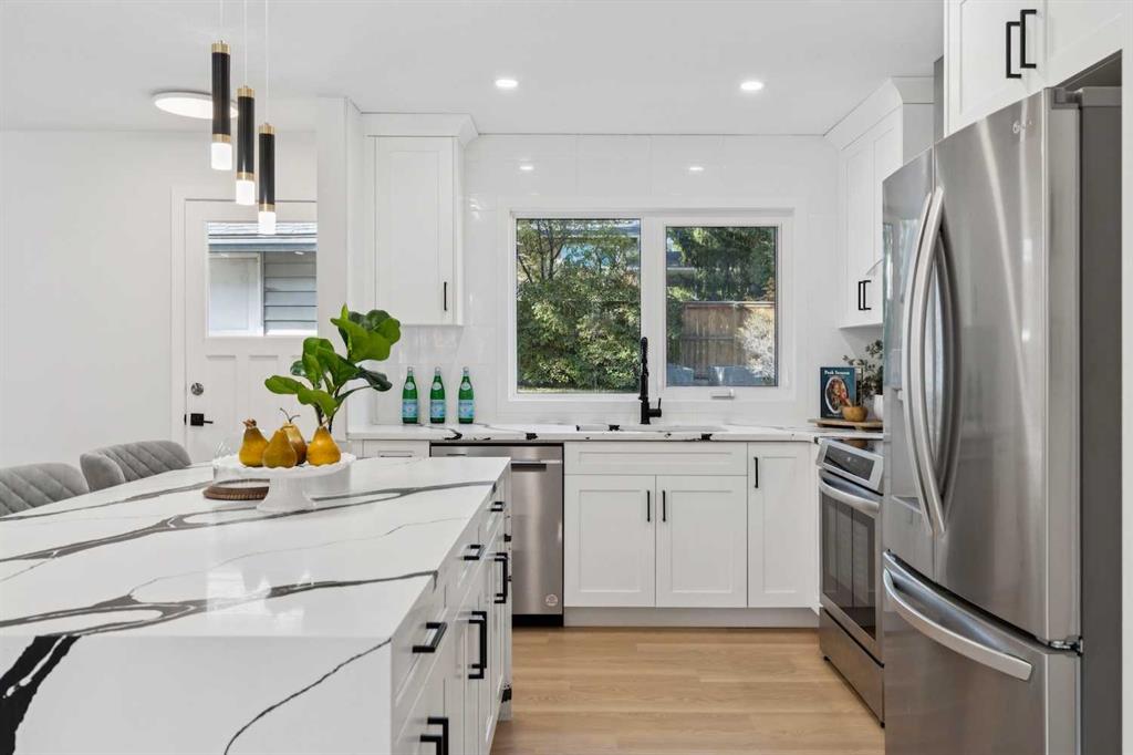 Picture for 9607 Oakhill Drive SW https://www.cirrealty.ca/reb/creb/03/A2266403_9.jpg