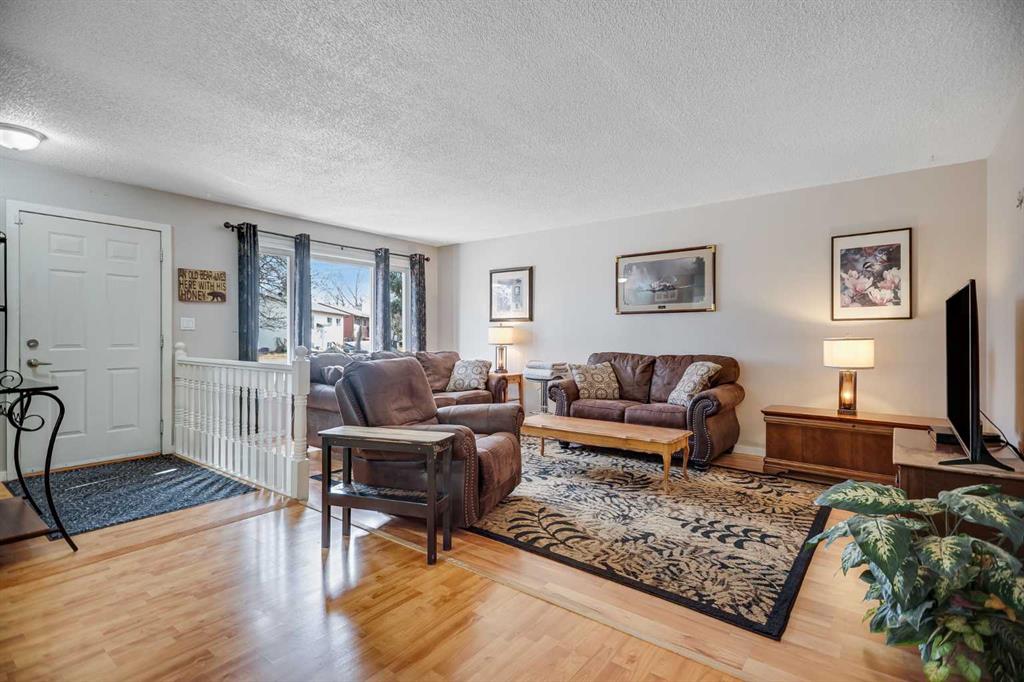 Picture for 624 Mcculloch Crescent 