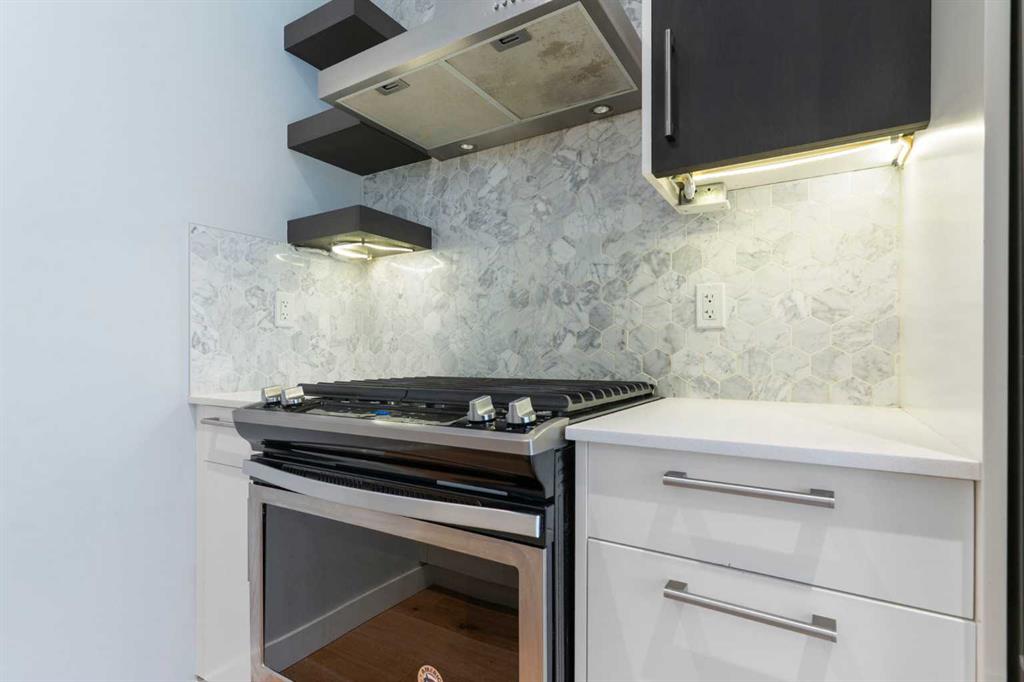 Picture for 113, 408 27 Avenue NE