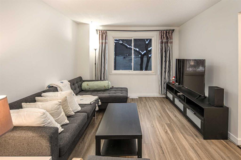 Picture for 33, 4936 Dalton Drive NW