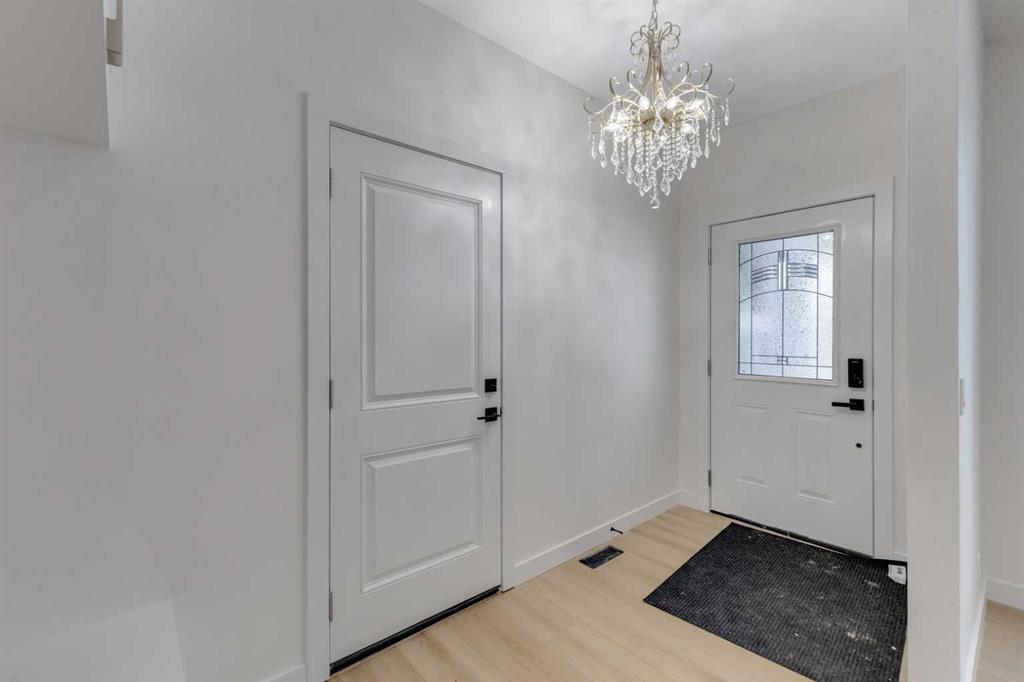 Picture for 19 Cedargrove Place SW