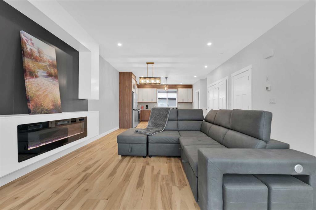 Picture for 216 99 Avenue SE