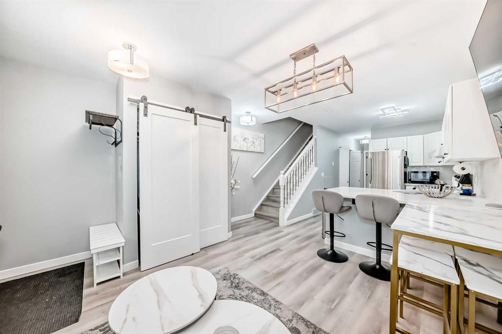 Picture for 106, 1014 14 Avenue SW