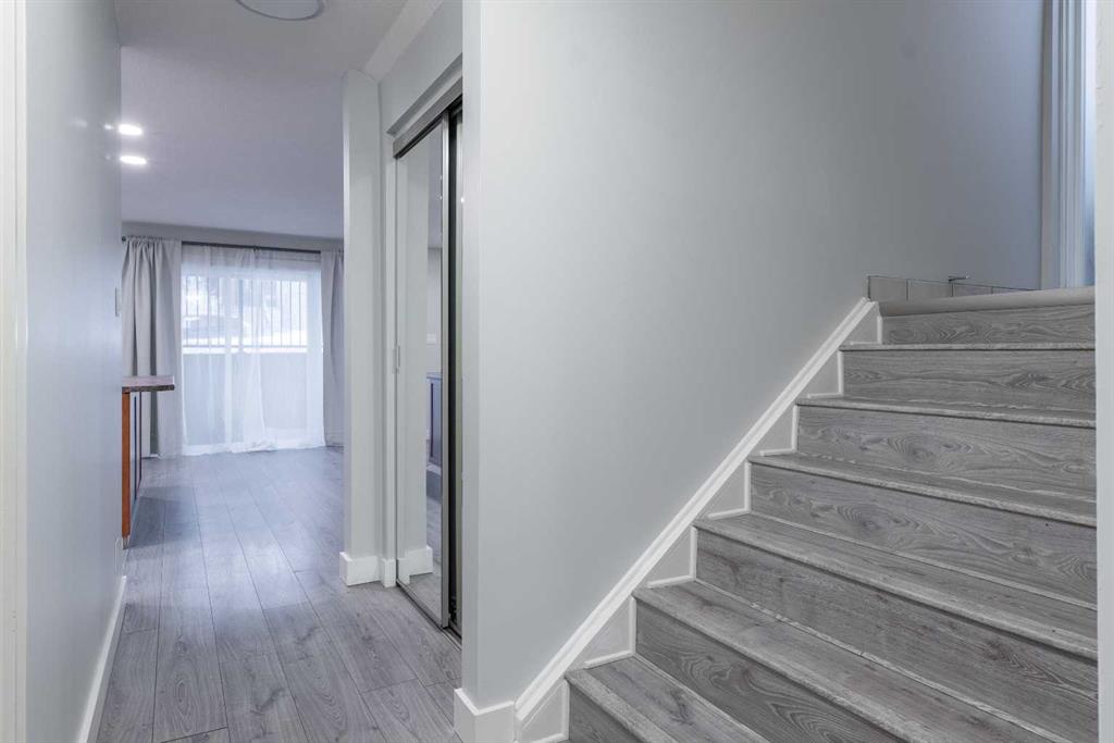 Picture for 4, 2036 27 Avenue SW