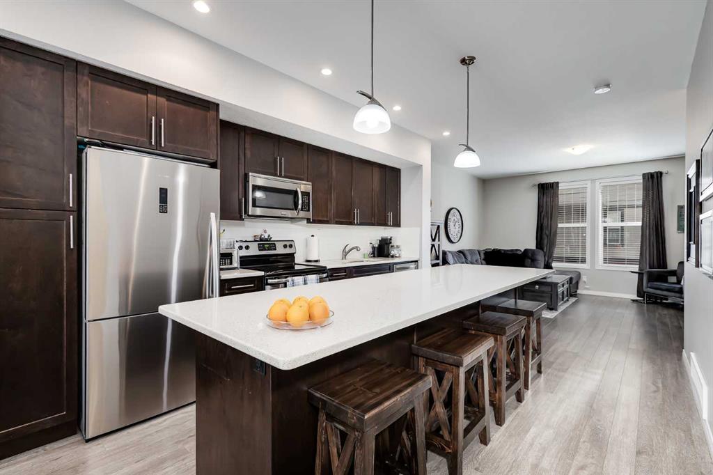 Picture for 803, 280 Williamstown Close NW