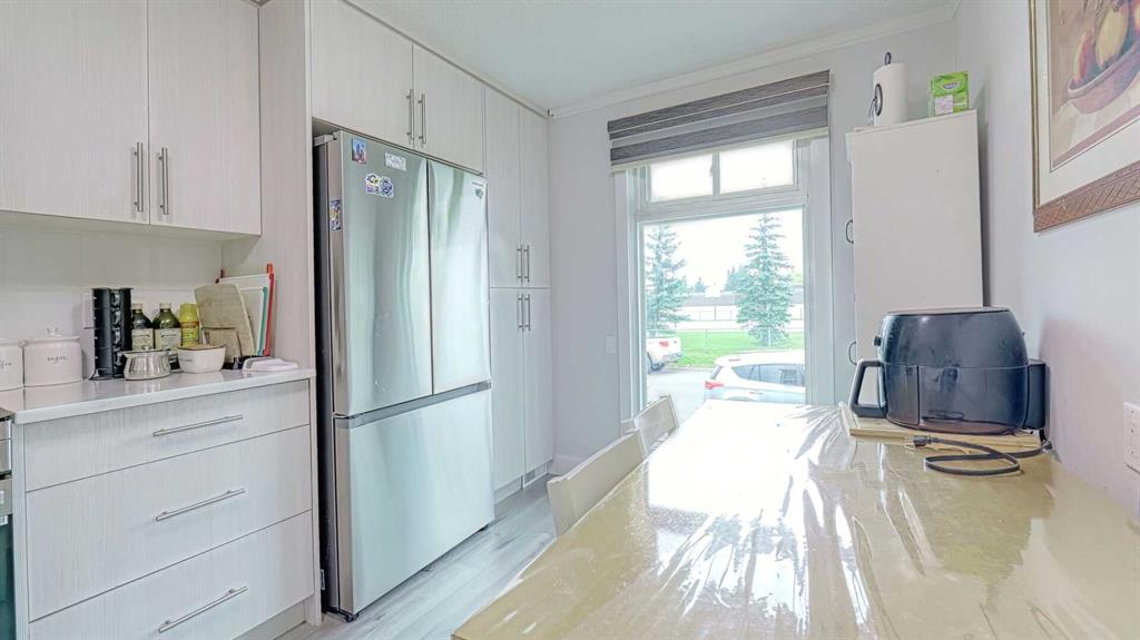 Picture for 559 Abinger Road NE