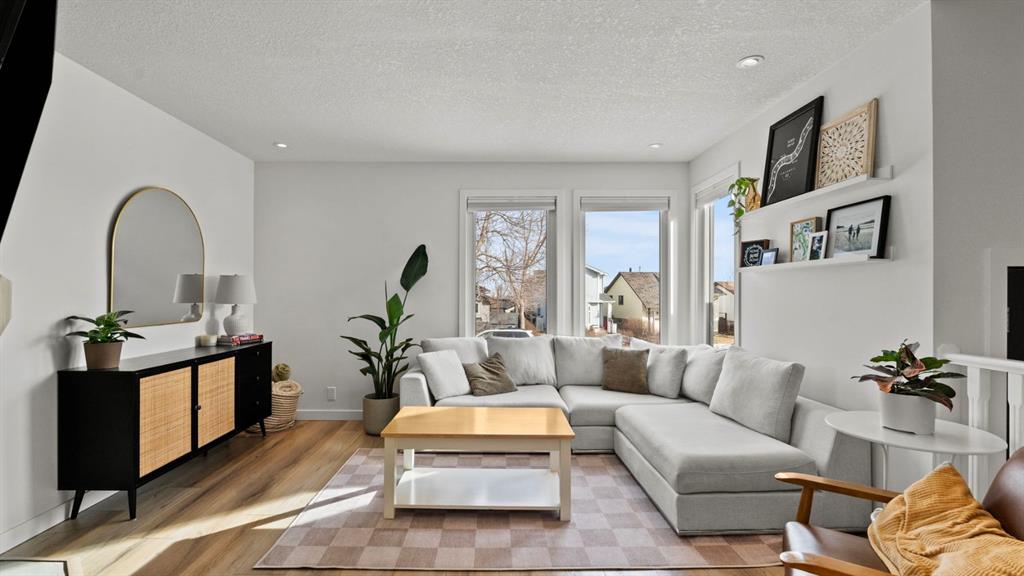 Picture for 161 Macewan Glen Drive NW