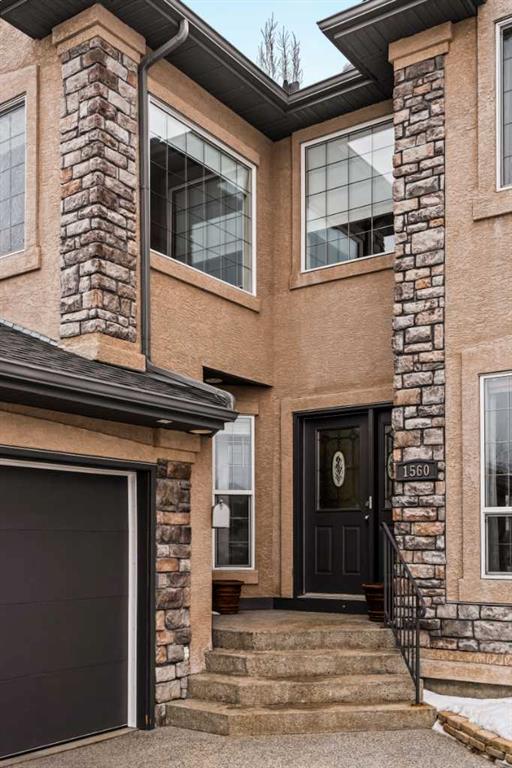 Picture for 1560 Strathcona Drive SW