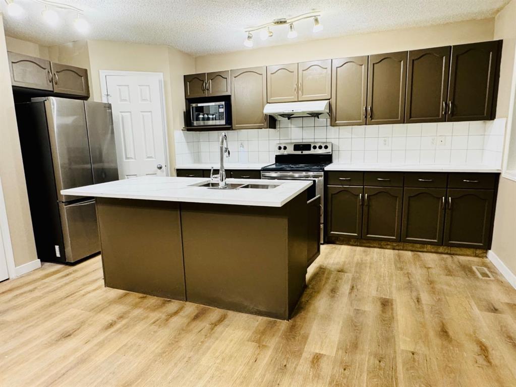 Picture for 184 TARALAKE Terrace NE