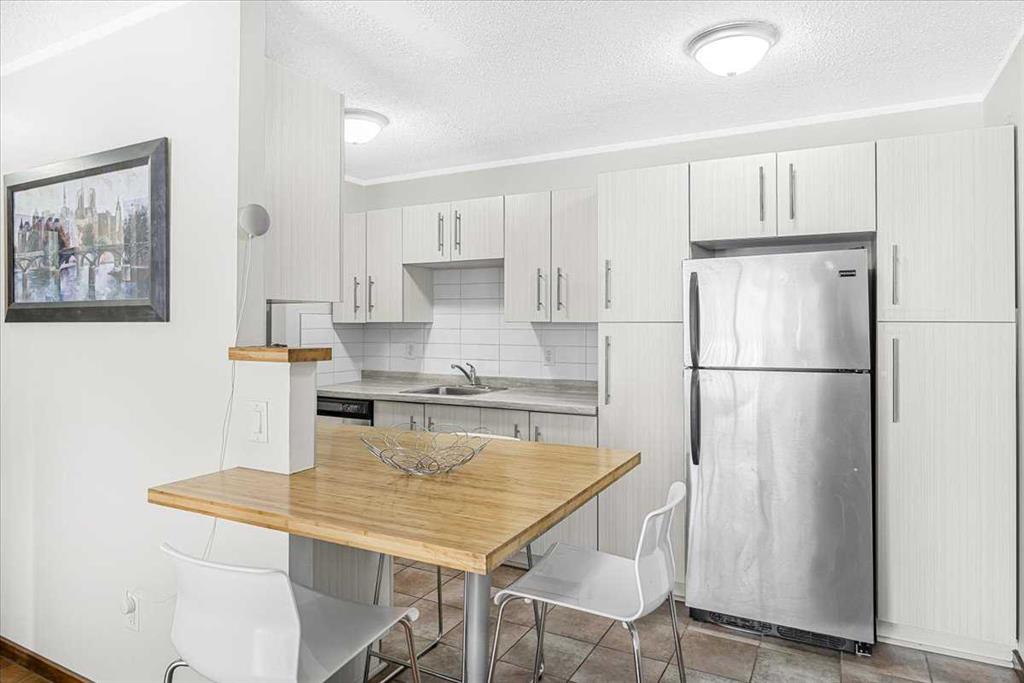 Picture for 311, 339 13 Avenue SW