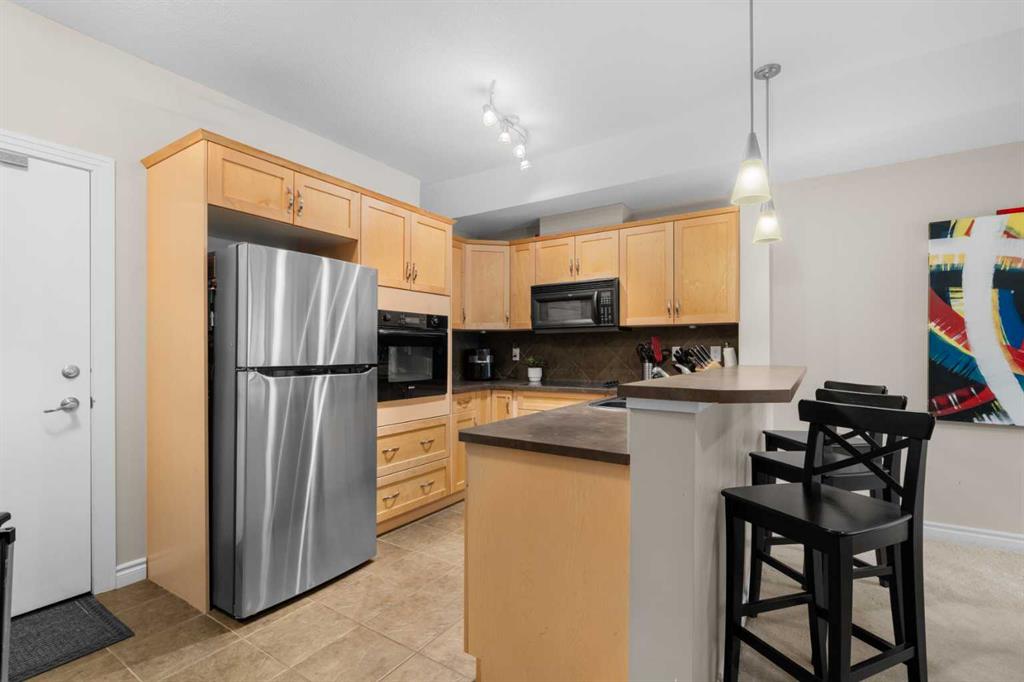 Picture for 117, 60 Royal Oak Plaza NW