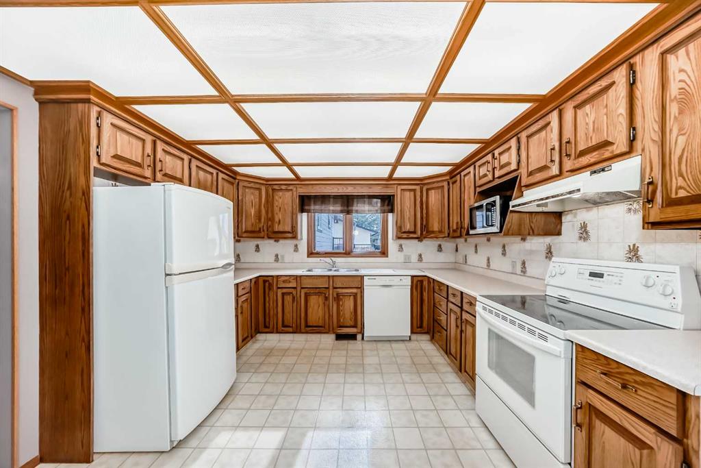 Picture for 48 Parkwood Crescent 