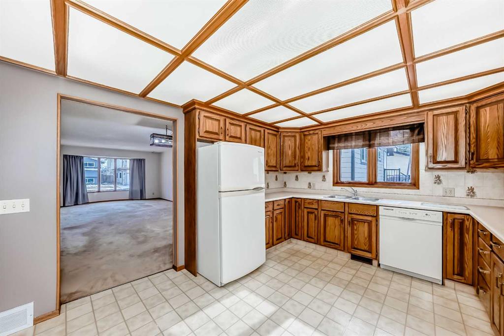 Picture for 48 Parkwood Crescent 