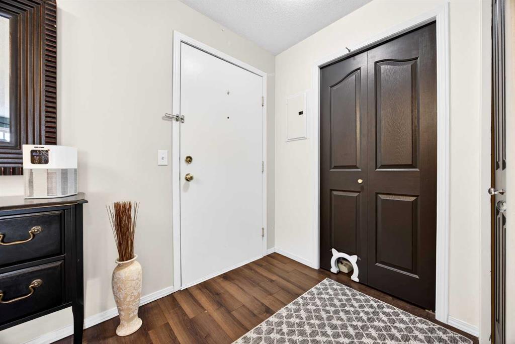 Picture for 213, 2000 Citadel Meadow Point NW