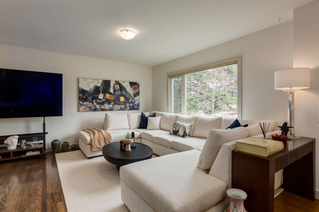 Picture for 5004 43 Street SW