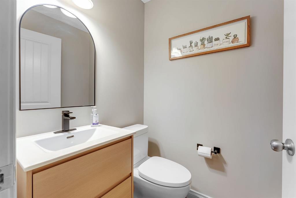 Picture for 222 Prairie Springs Crescent SW