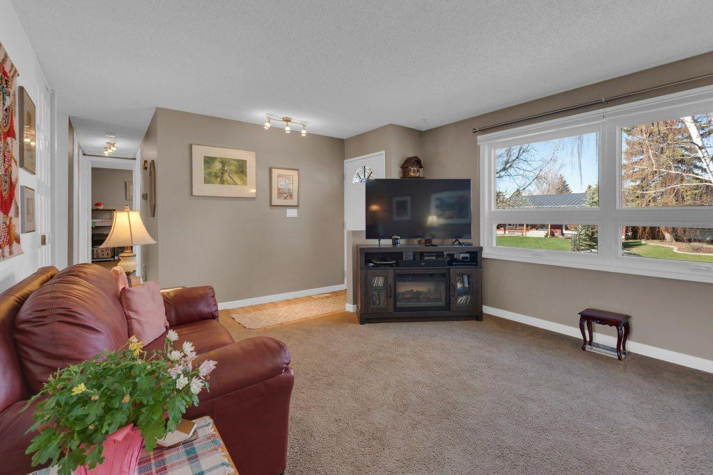 Picture for 16 Alcock Close 