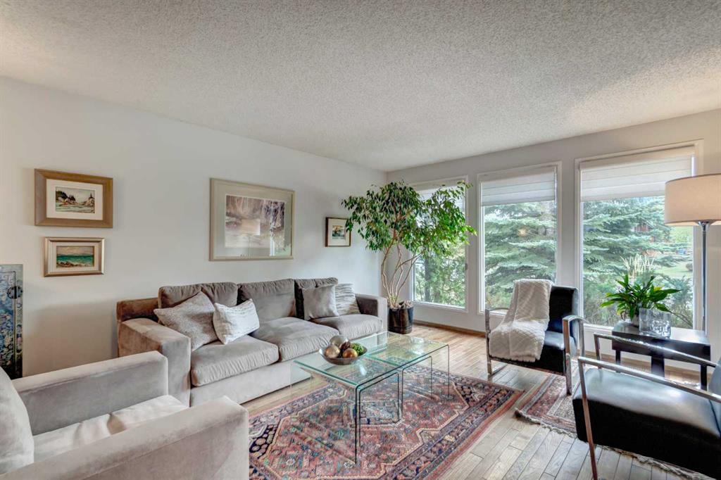 Picture for 304 Lake Mead Crescent SE