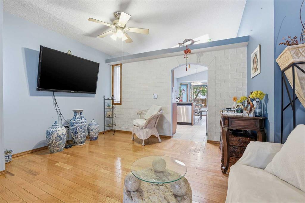 Picture for 866 Applewood Drive SE